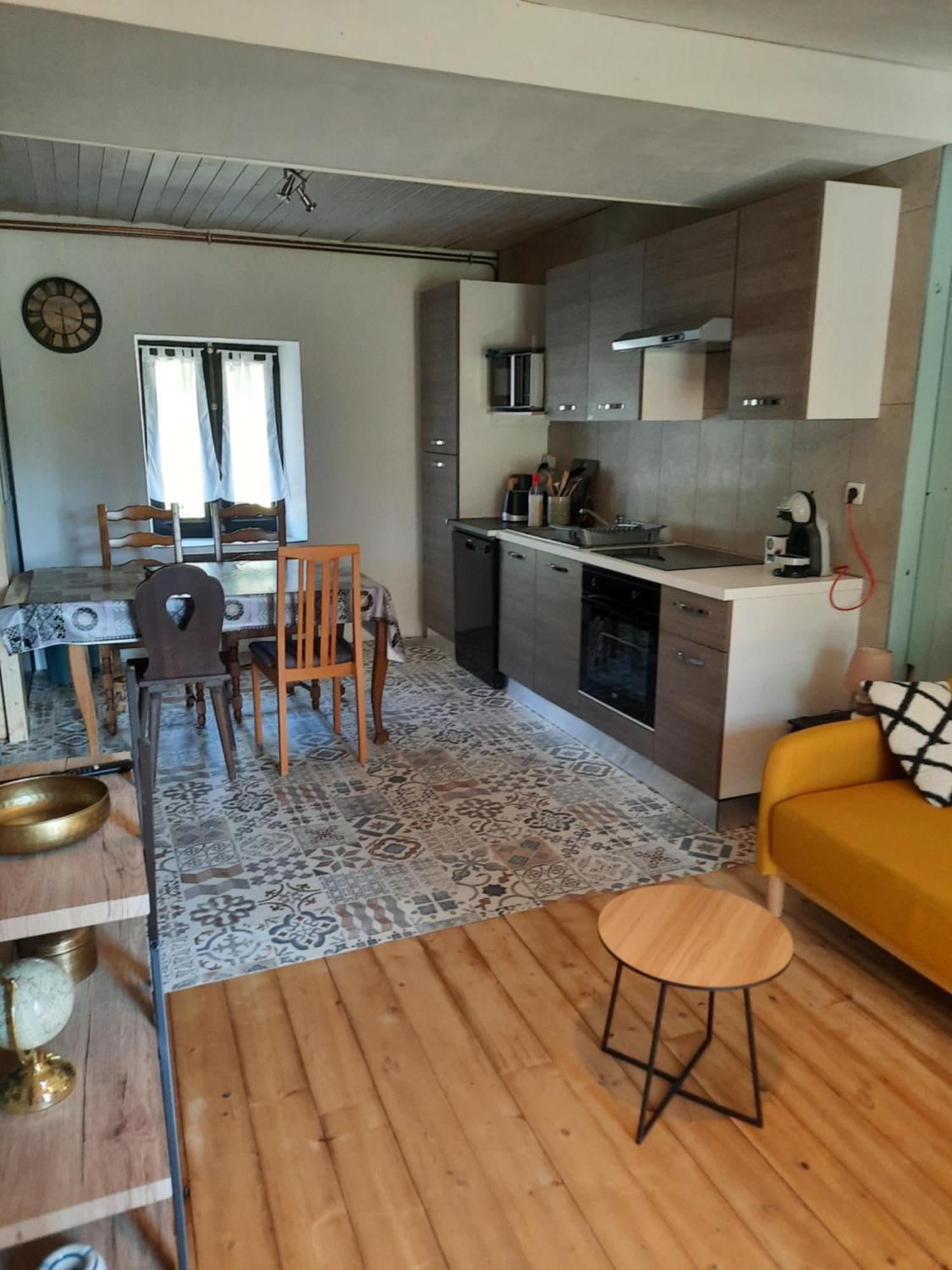 Gite Des 2 Lions Murs-et-Gelignieux Экстерьер фото