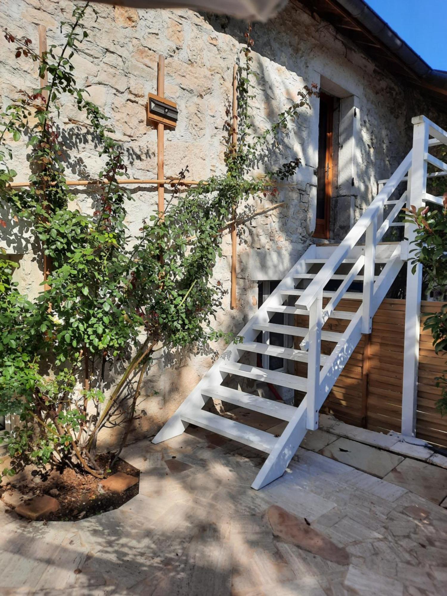 Gite Des 2 Lions Murs-et-Gelignieux Экстерьер фото